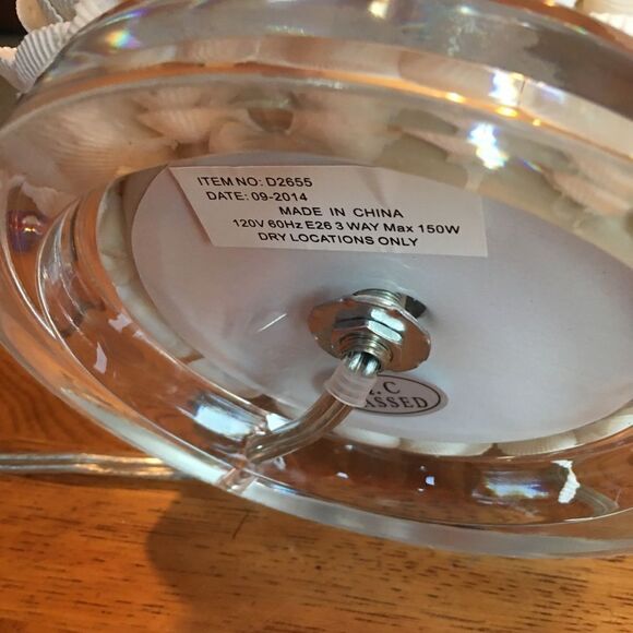 GORGEOUS SHELL Rosette Lamp! - Picture 5 of 7